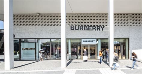 Geschäfte für BURBERRY in Göttingen 